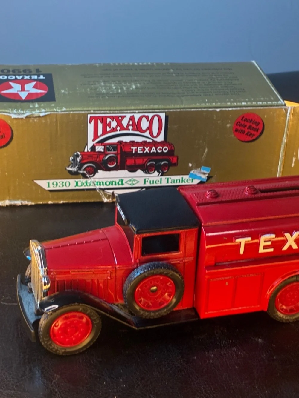 1930 diamond fuel tanker